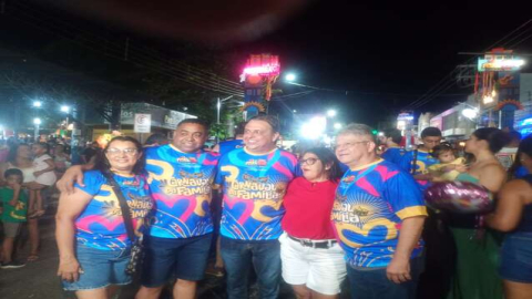 Imagens ao vivo do Carnaval da Família que está se realizando agora em Floriano