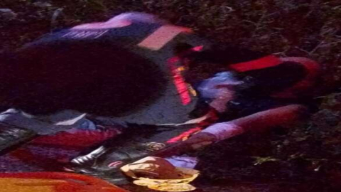 Três pessoas ficaram gravemente feridas em colisão entre motocicletas