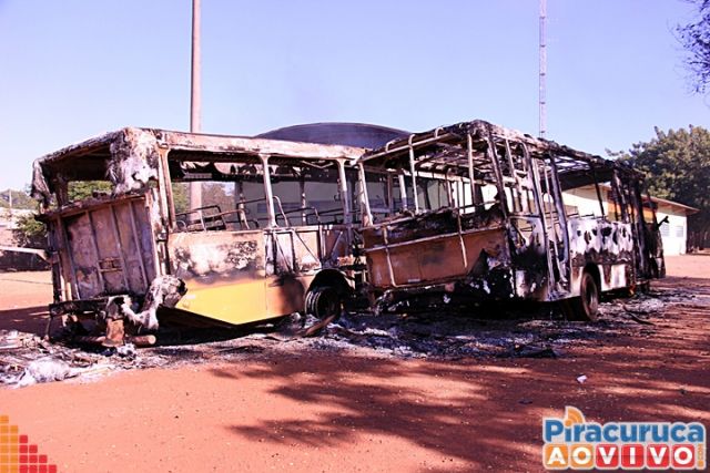 onibus escolar piracuruca incendiado