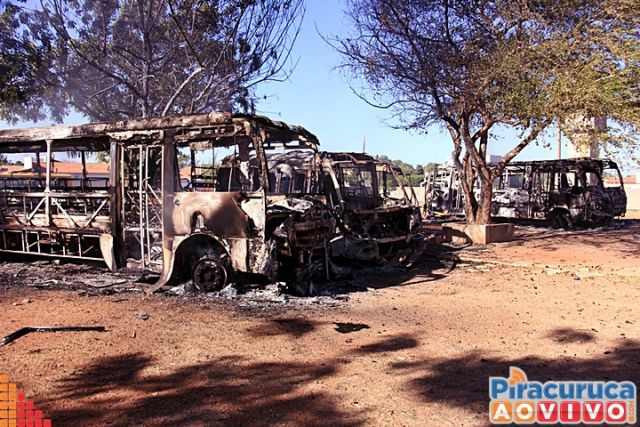 onibus escolar piracuruca incendiados