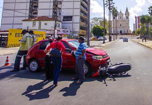 motoembaixo