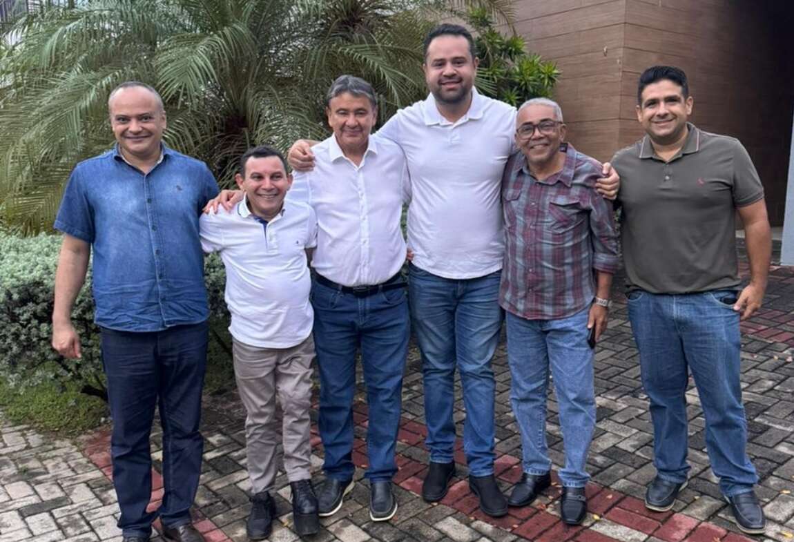 Ex-vereador Akássio está na comitiva de W. Dias que visita a comunidade Mimbó, em Amarante