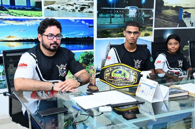 Ver Magno acompanha campeões de Muay Thai, em Teresina, numa visita a PMFLO