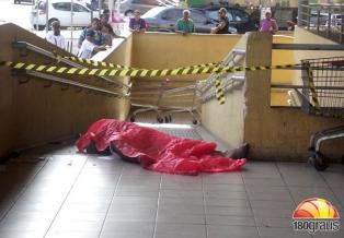 homemsupermercado1642013