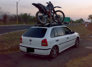 motosobrecarro1192012