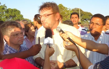 gustavoneivawilson4102012